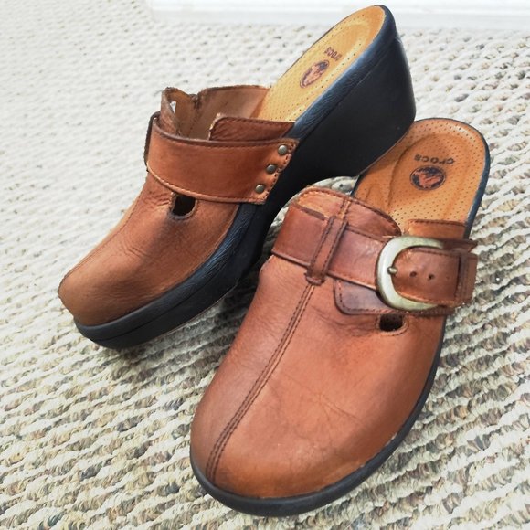 CROCS buckle genuine leather clogs size 9 - Picture 1 of 4